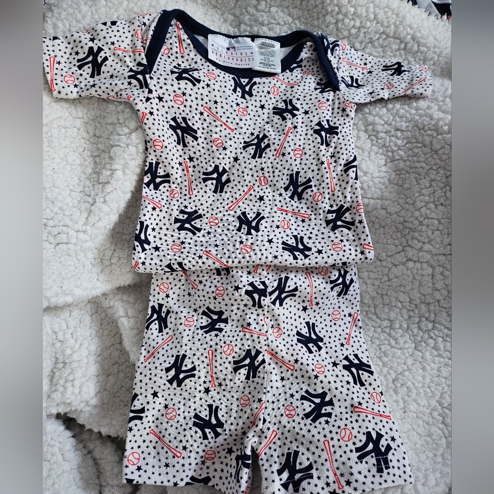 NY Yankees pajama set